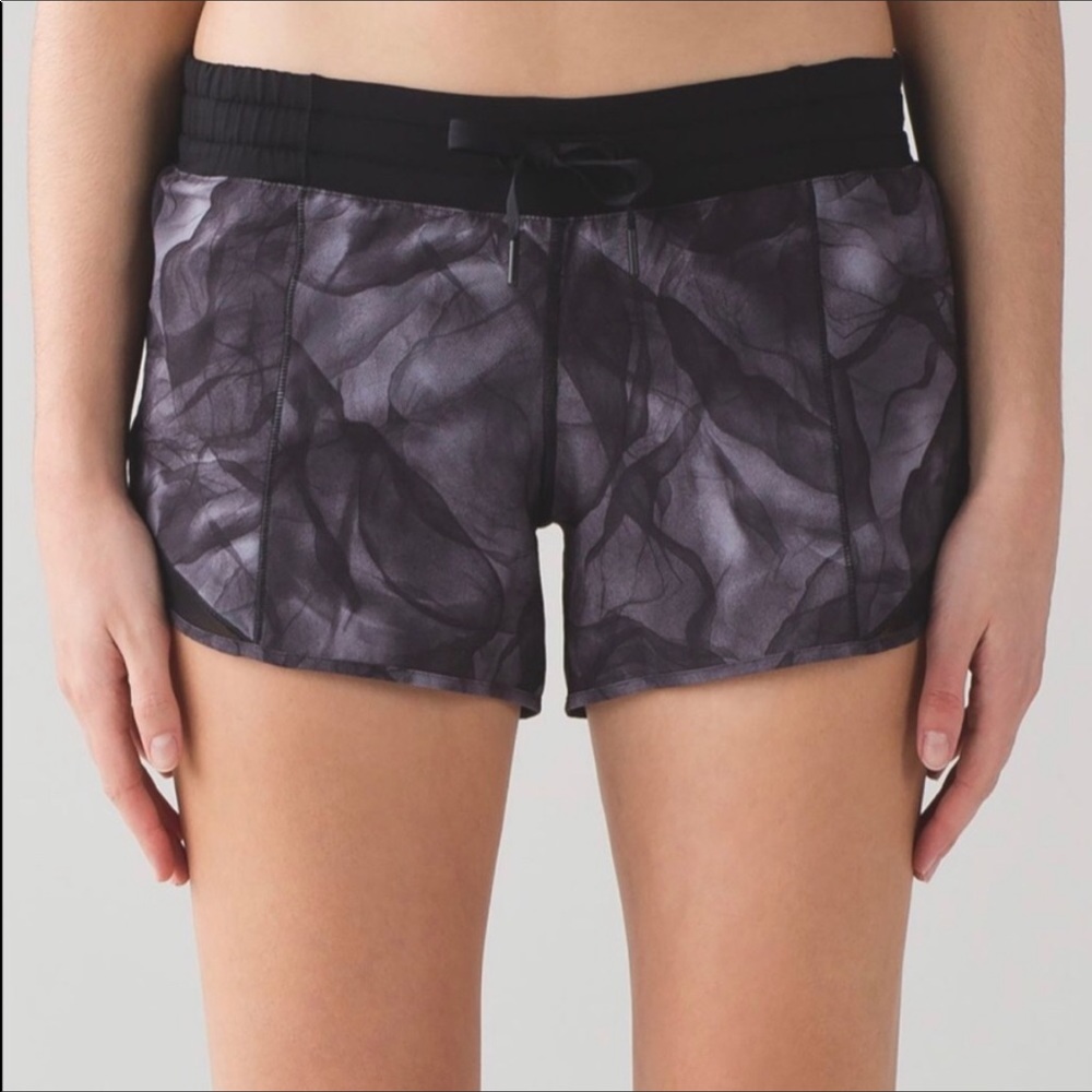 NWOT Hotty Hot 4” Inseam in Midnight Tulle